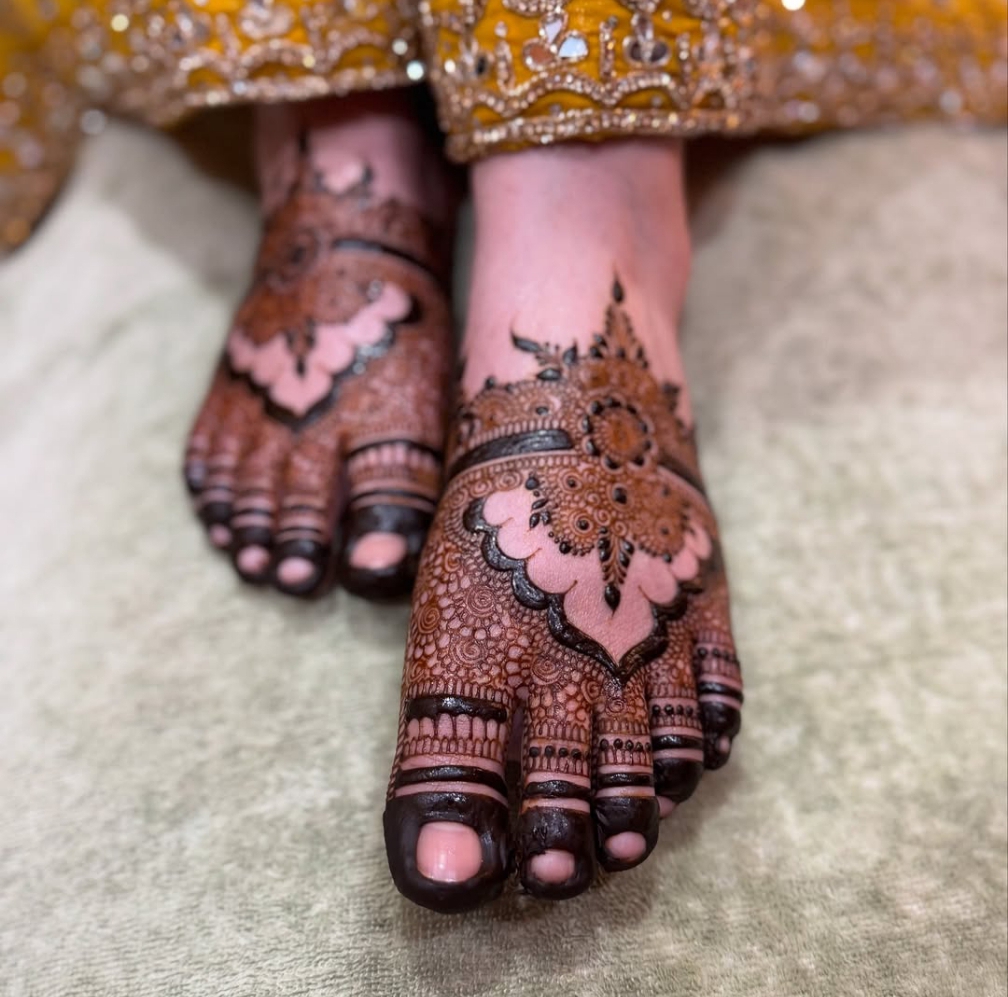 Half Foot Mehandi 